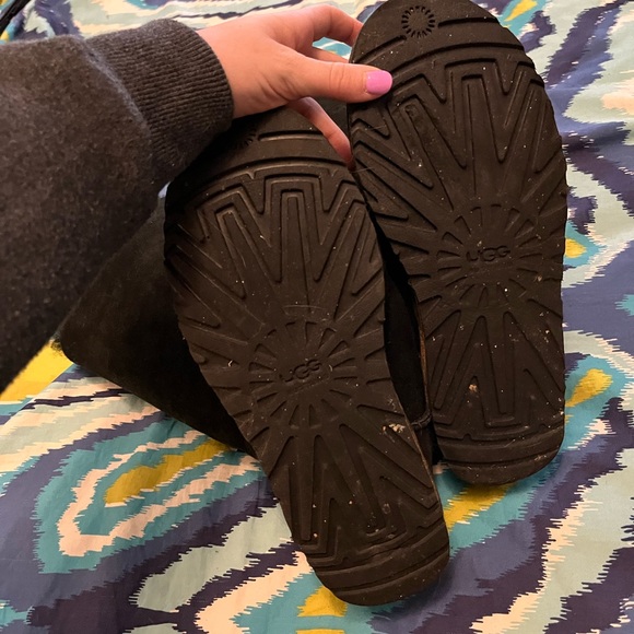 Bailey Bow Uggs - Picture 5 of 6